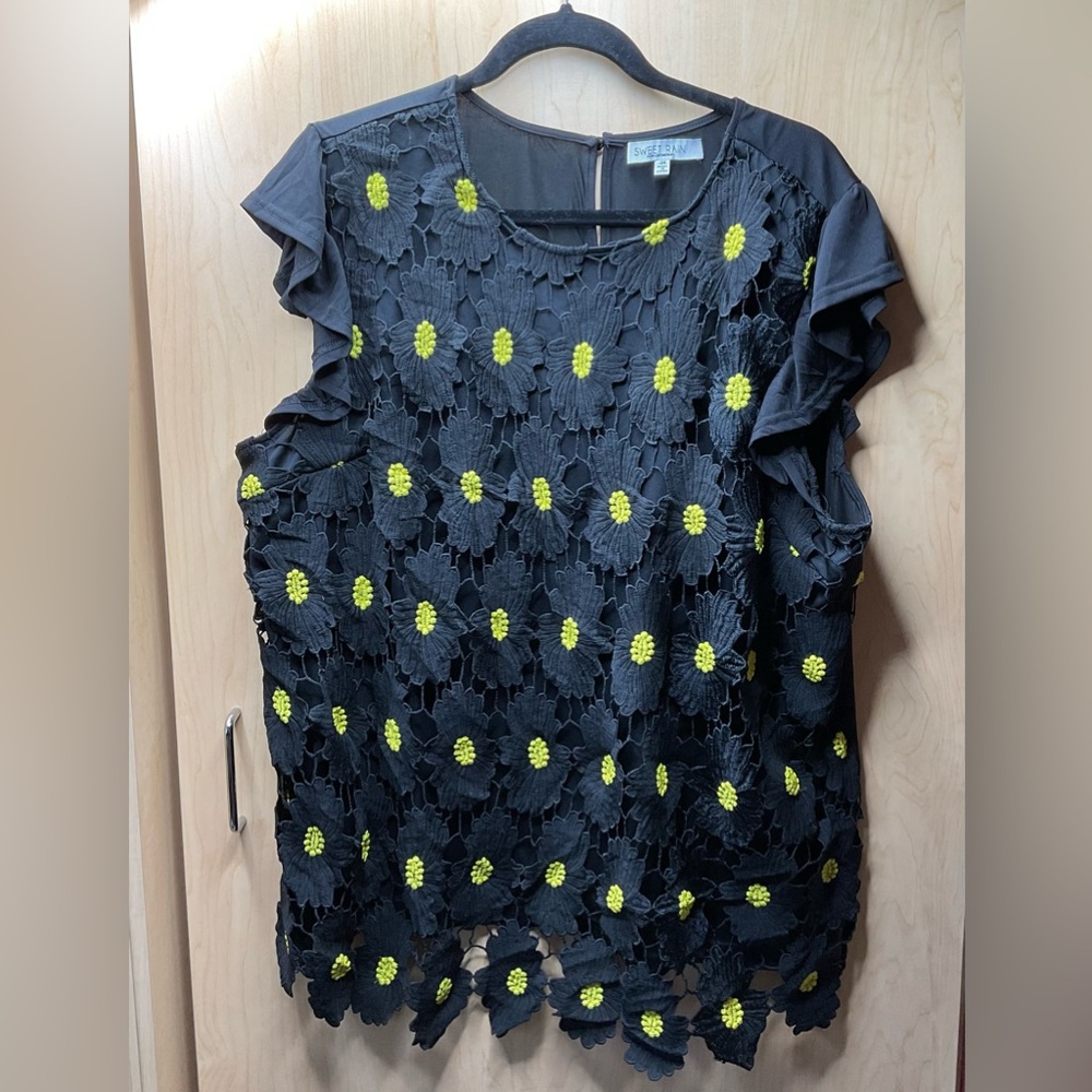 🇺🇸 Sweet Rain Black and Yellow Short Sleeve Lace Blouse, Size 3X